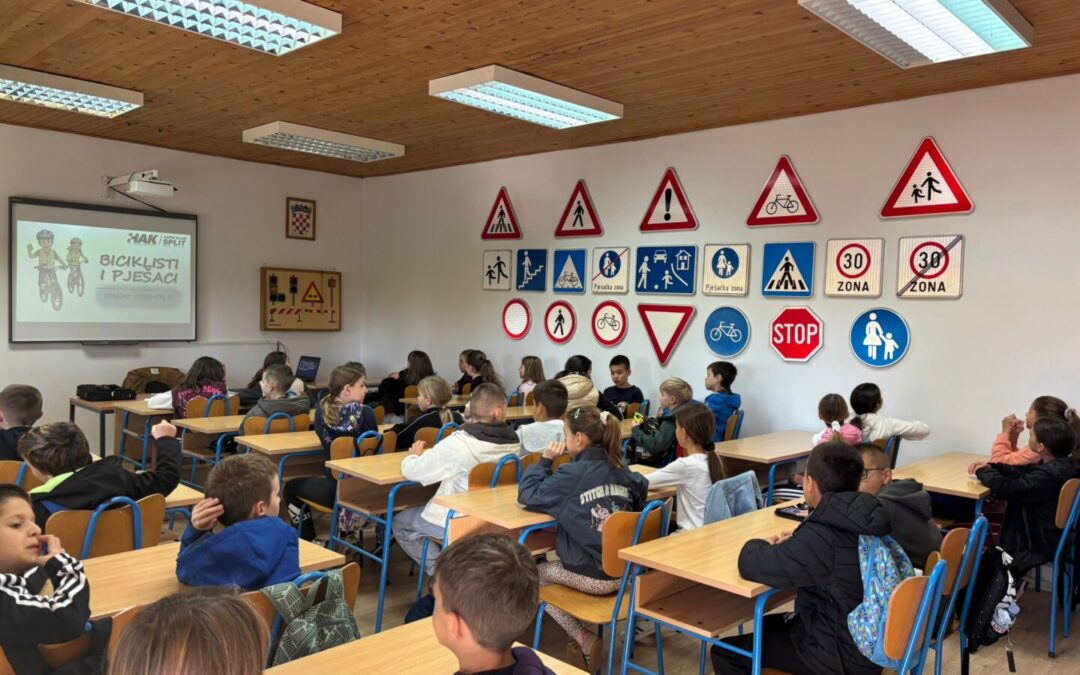 Trećaši na prometnom poligonu