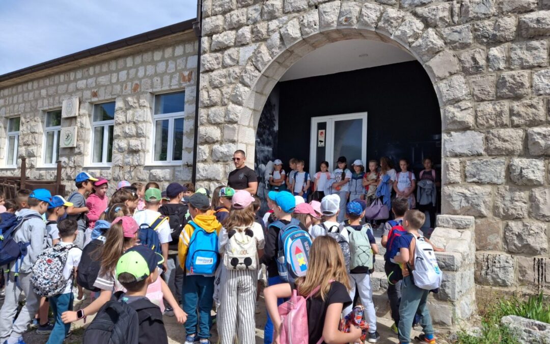 Prvaši i drugaši na izletu